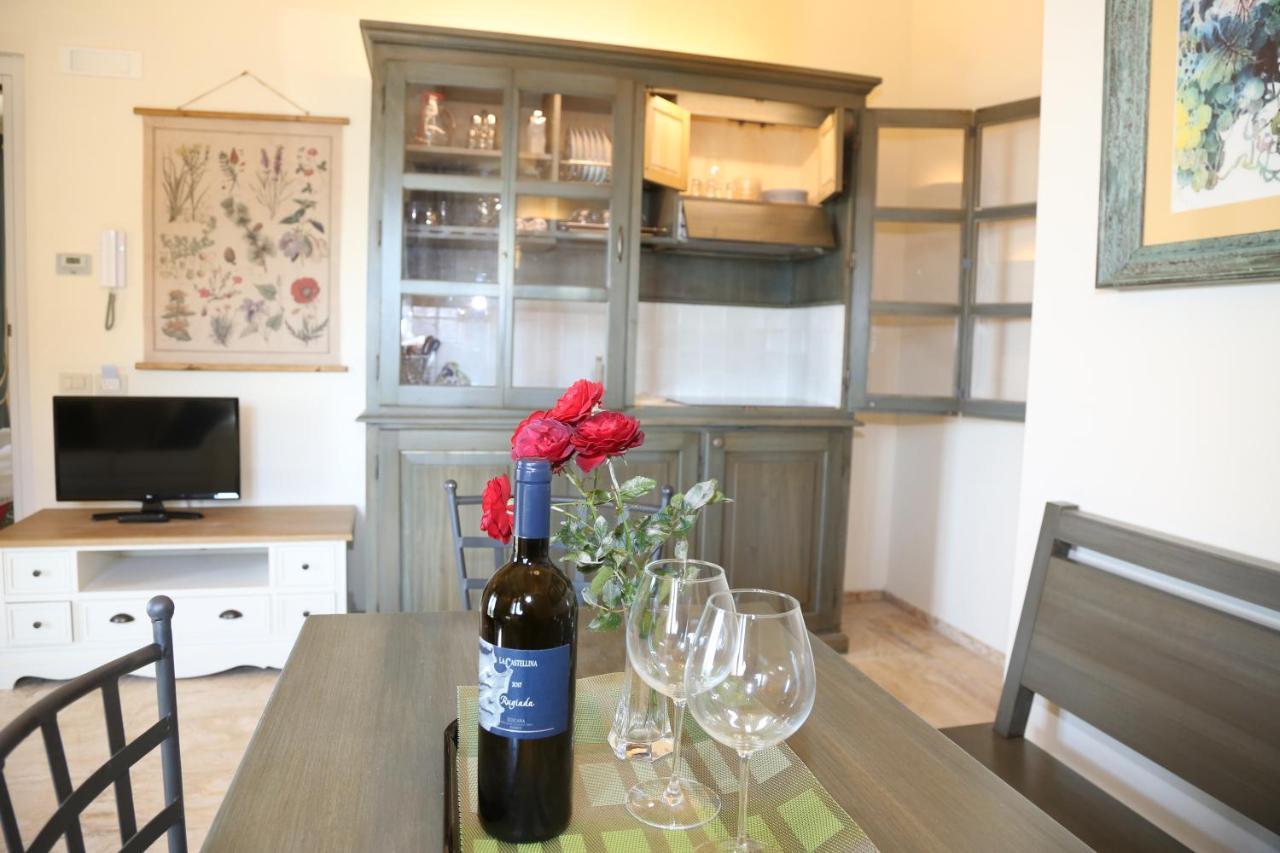 Casa Vacanze Squarcialupi คาสเตลลินาอินเคียนติ ภายนอก รูปภาพ