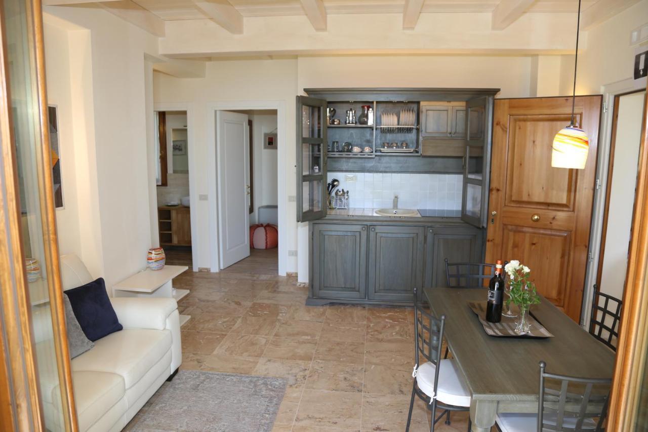 Casa Vacanze Squarcialupi คาสเตลลินาอินเคียนติ ภายนอก รูปภาพ