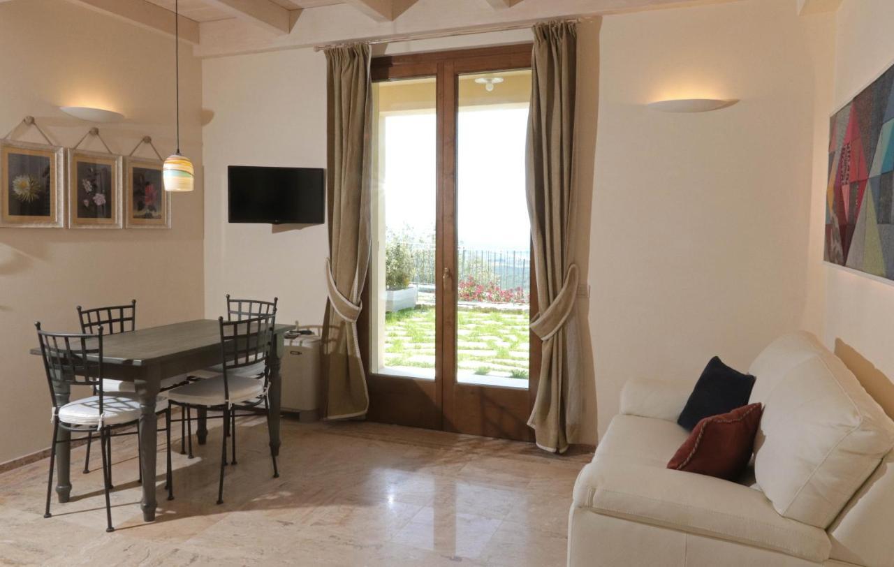 Casa Vacanze Squarcialupi คาสเตลลินาอินเคียนติ ภายนอก รูปภาพ