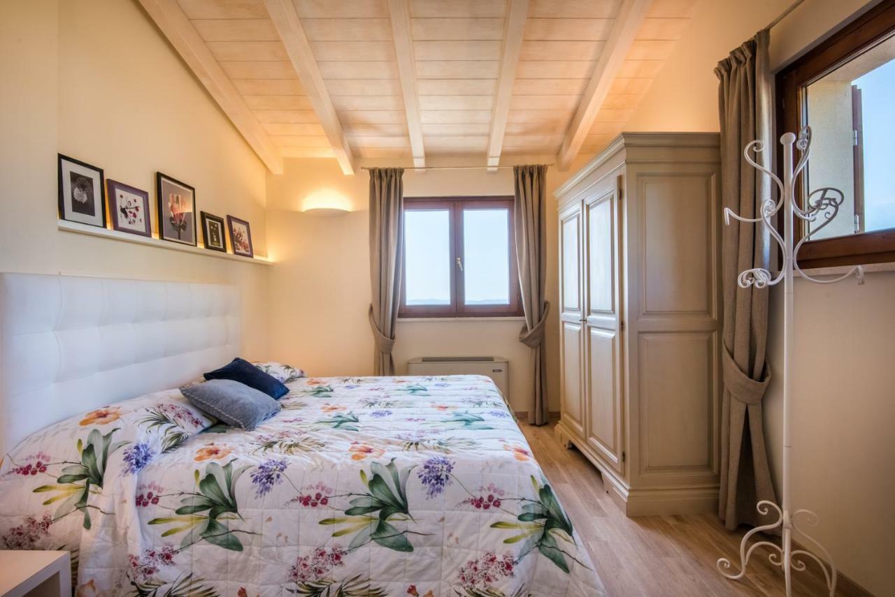 Casa Vacanze Squarcialupi คาสเตลลินาอินเคียนติ ภายนอก รูปภาพ