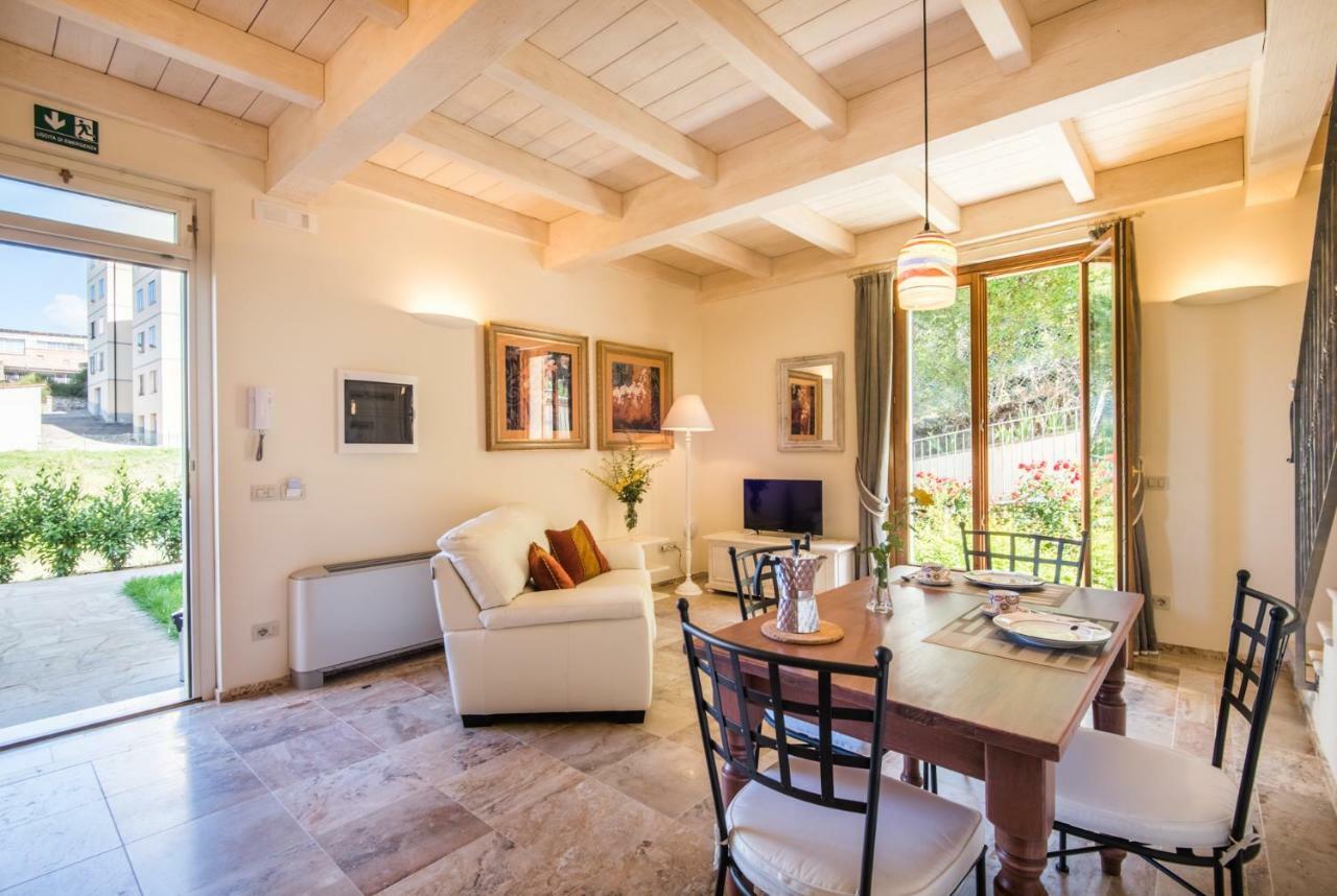 Casa Vacanze Squarcialupi คาสเตลลินาอินเคียนติ ภายนอก รูปภาพ