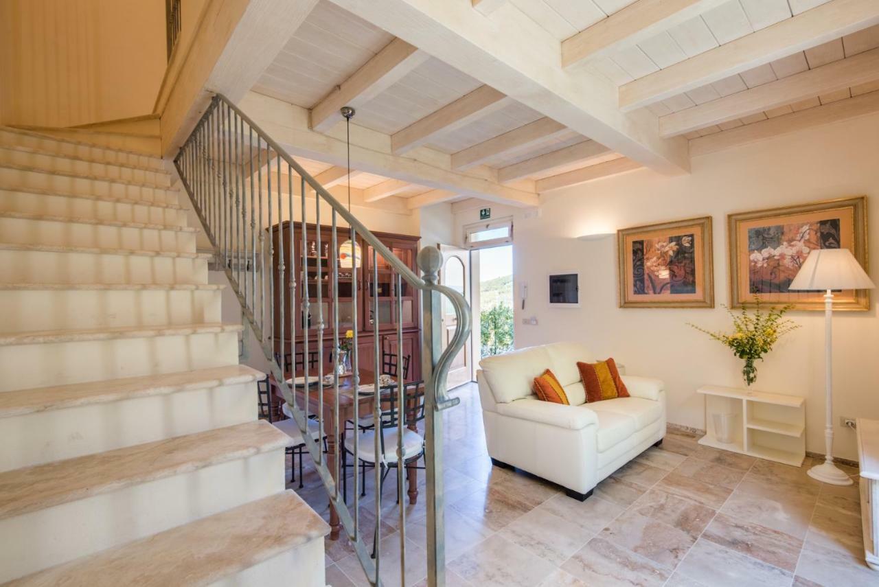 Casa Vacanze Squarcialupi คาสเตลลินาอินเคียนติ ภายนอก รูปภาพ