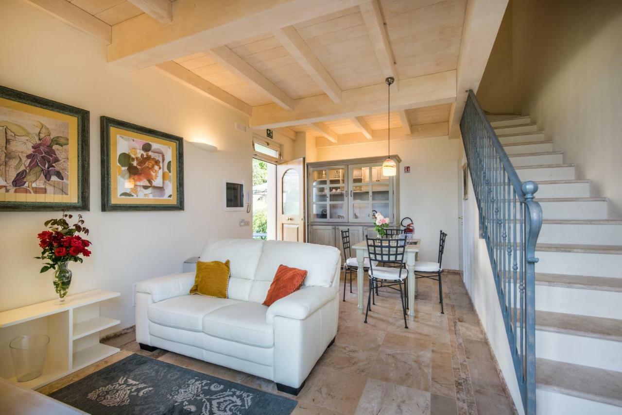 Casa Vacanze Squarcialupi คาสเตลลินาอินเคียนติ ภายนอก รูปภาพ