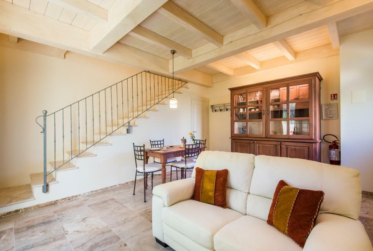 Casa Vacanze Squarcialupi คาสเตลลินาอินเคียนติ ภายนอก รูปภาพ