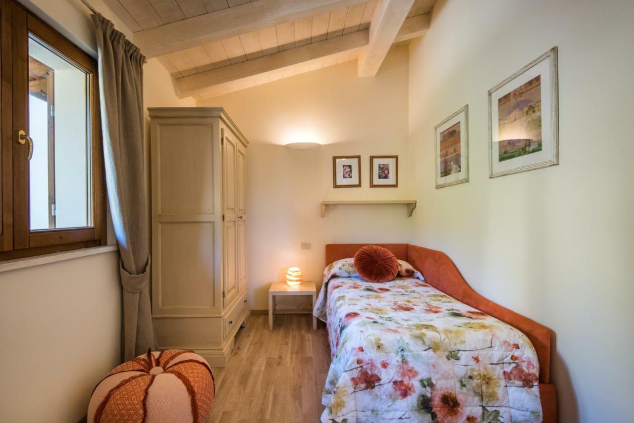 Casa Vacanze Squarcialupi คาสเตลลินาอินเคียนติ ภายนอก รูปภาพ