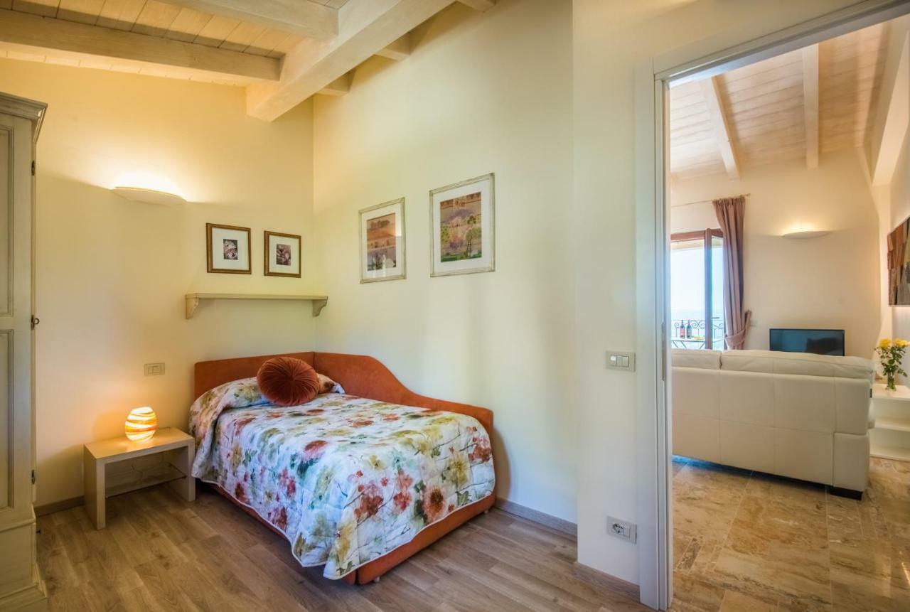 Casa Vacanze Squarcialupi คาสเตลลินาอินเคียนติ ภายนอก รูปภาพ